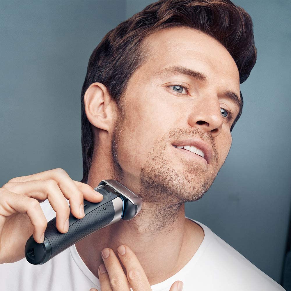 Braun Series 8 8390cc Wet & Dry Shaver With Clean & Charge System And Travel Case Silver
